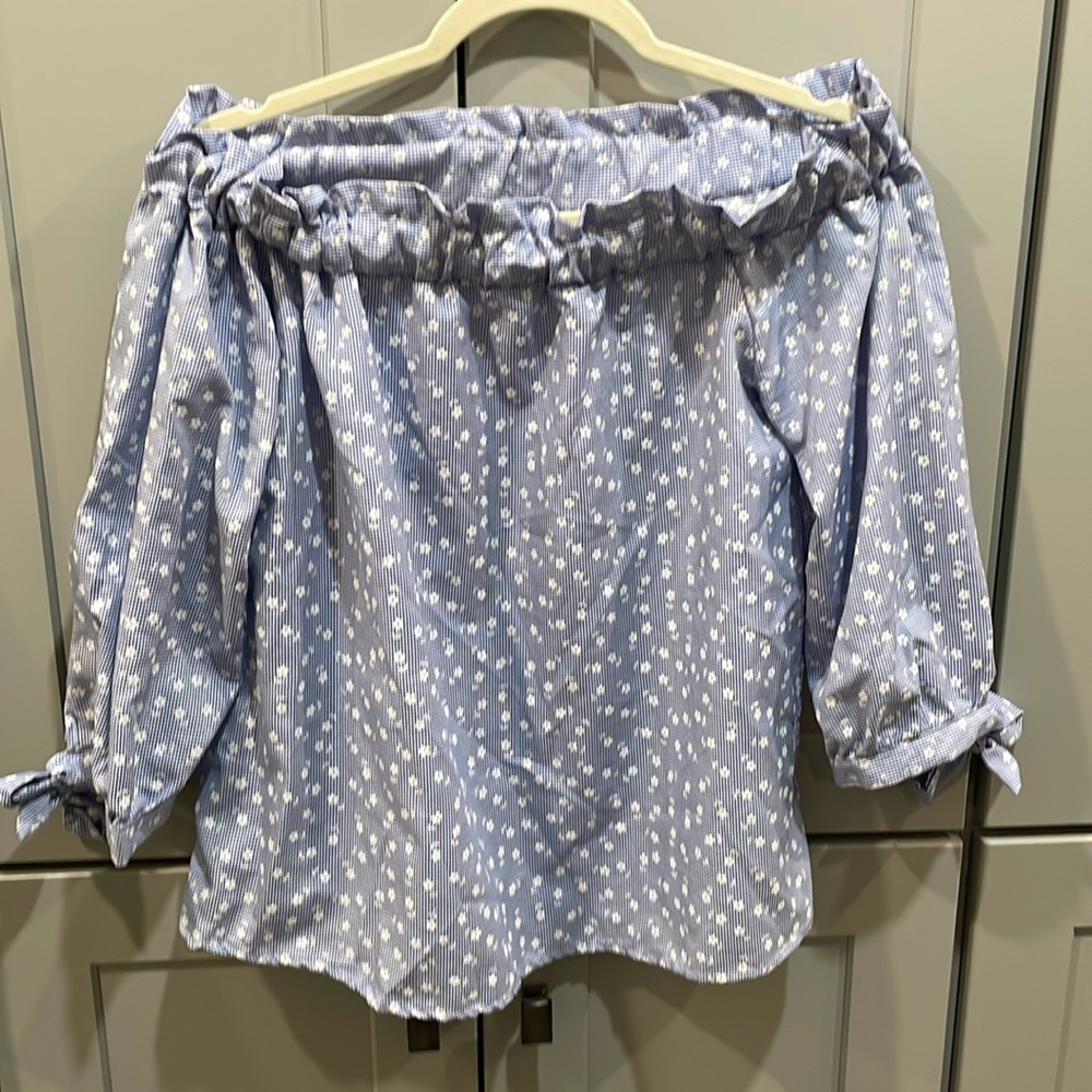 Women’s size L Love Notes blouse